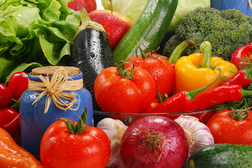 Composition with variety of raw vegetables