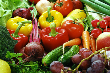 Composition with raw vegetables