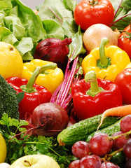 Composition with raw vegetables