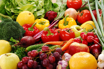 Composition with raw vegetables