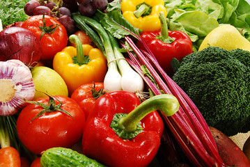Composition with raw vegetables
