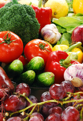 Composition with raw vegetables