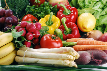 Composition with raw vegetables