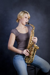 Fototapeta na wymiar Saxophon spielen