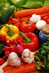 Composition with raw vegetables