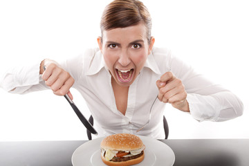 agressive frau beim essen