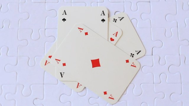 Ass und Puzzle