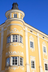 Fototapeta na wymiar Barokowa fasada budynku na Starym Mieście, Freistadt, Górna Austria