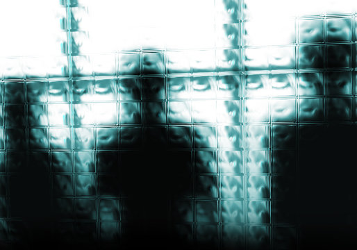 fondo abstracto,siluetas de gente tras un cristal