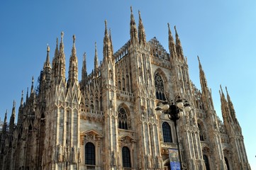 Fototapeta na wymiar Katedra w Mediolanie -02 -