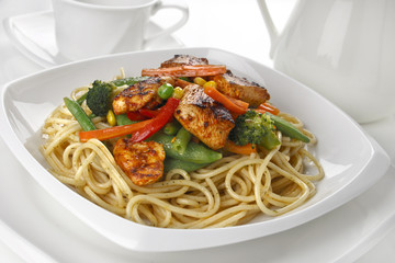 Pasta with chicken and vegetables