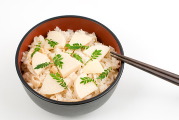 たけのこご飯・どんぶり盛り