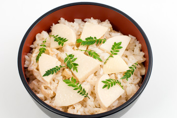 たけのこご飯・どんぶり盛り