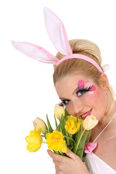 Osterhase mit Blumen
