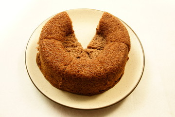 ケーキ　シフォンケーキ　ココアシフォンケーキ　　ハイアングル　Ｖ字カット