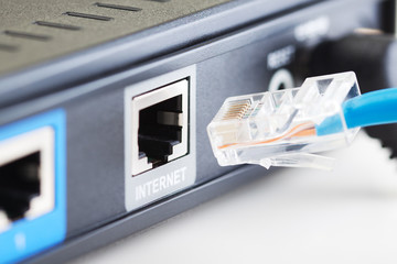 Connecting network plug