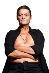 ritratto di uomo su fondo bianco