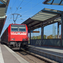 Obraz premium Commuter train at station