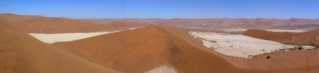 Fototapeta na wymiar Dunes de Sossusvlei