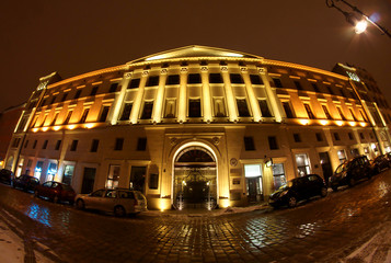 fasada kamienicy nocą 2 © GKor
