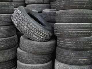 Obraz premium Old tire stack layers