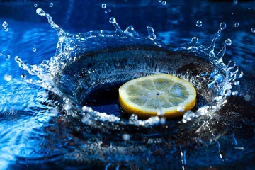  Citroen spatten in water © Jacek Chabraszewski
