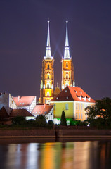 wroclaw cathedral at night