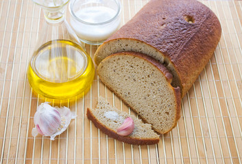 Bread with garlic and salt.