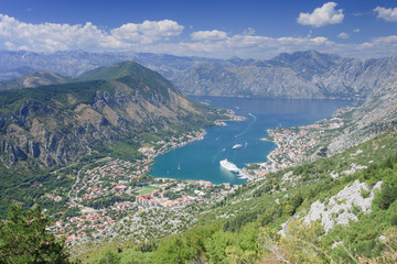 Fototapeta na wymiar Zatoka Kotorska Czarnogóra