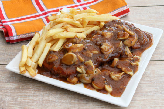 J&auml;gerschnitzel mit Pommes Frites