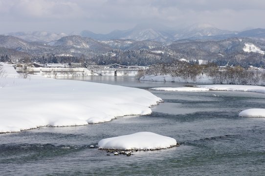 冬の最上川