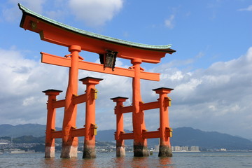 Torii Itshikushima Schrein