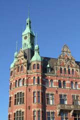Fototapeta na wymiar historisches Gebäude in Hamburg