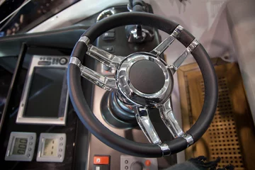 Foto auf Leinwand Cockpit einer Motoryacht © Jeanette Dietl