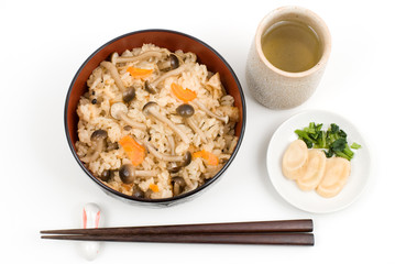 しめじごはん・どんぶり盛り