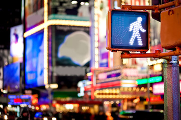 Keep walking New York traffic sign with blurred background - obrazy, fototapety, plakaty