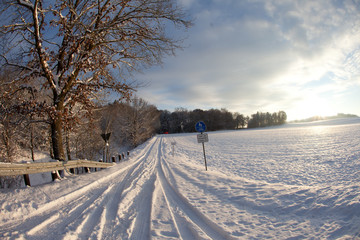 Obraz premium Feldweg im Winter
