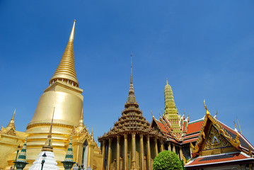 Fototapeta premium Golden Buddha Temple in Thailand
