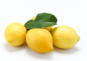 Limoni con foglia