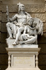 Fototapeta na wymiar Statue vor dem Naturhistorischen Museum in Wien