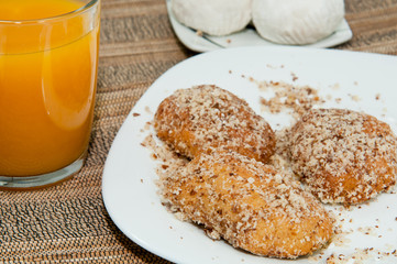 Honey cakes with nuts