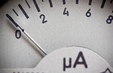 Scaleplate of amperage meter