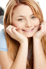 Obraz premium lying down woman's portrait