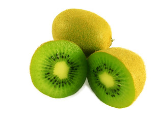Kiwifrucht auf weißem Hintergrund