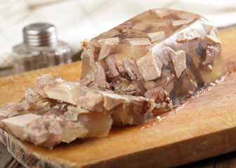 Beef tongue in aspic - 29614848