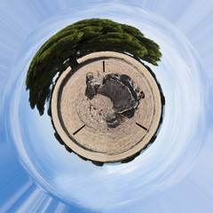 Fotoesfera de enterramiento megalítico y árbol