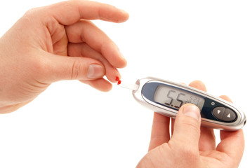 Measuring glucose blood level using glucometer