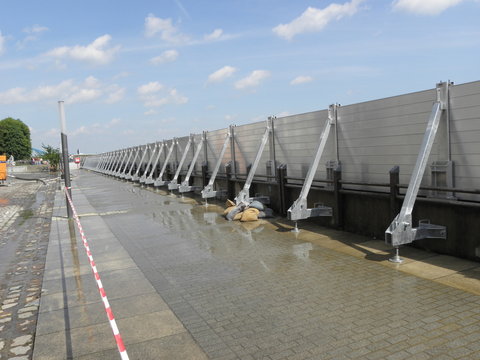 Hochwasser am Grenzfluss Oder, in Brandenburg.