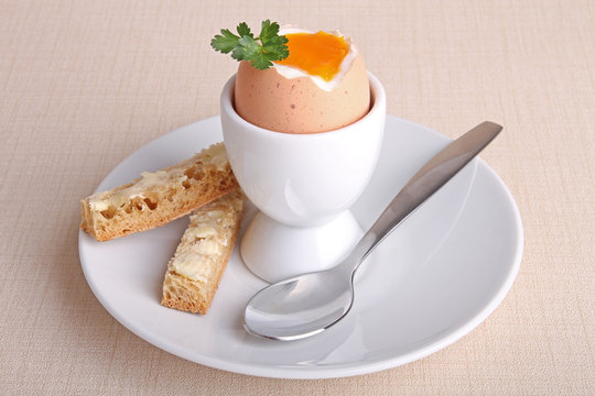 oeuf a la coque et moullettes