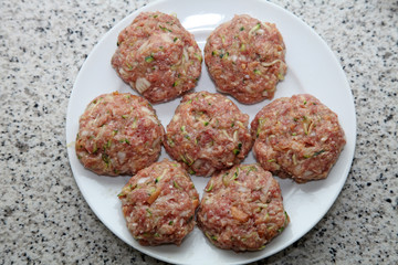 Hackfleisch-Zucchini-Frikadellen